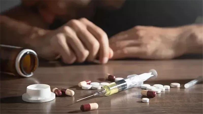 وزير الصحة يصدر قرارًا عاجلًا لمواجهة ظاهرة تعاطي المواد المخدرة
