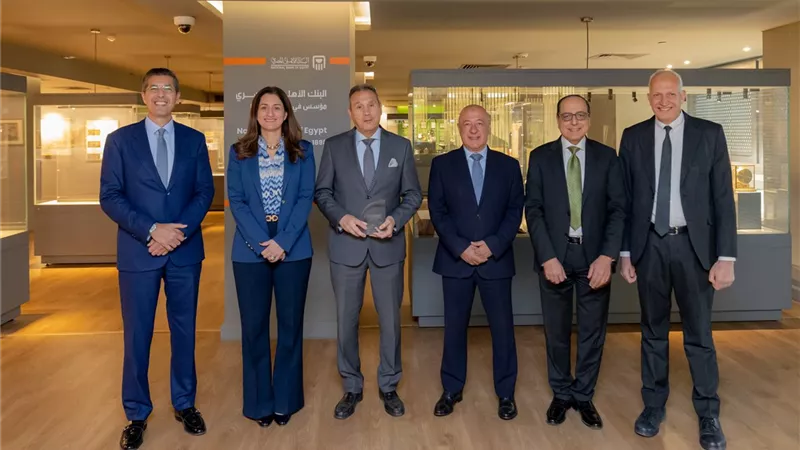 البنك الأهلي المصري يحصد جائزة Euromoney لأفضل صفقة مصرفية مستدامة في مصر 2025