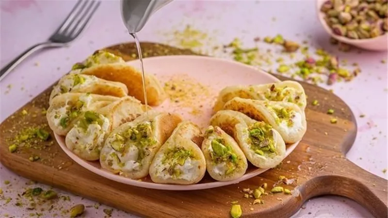 حلويات رمضان  2026.. طريقة عمل القطايف بالكاسترد في مطبخك