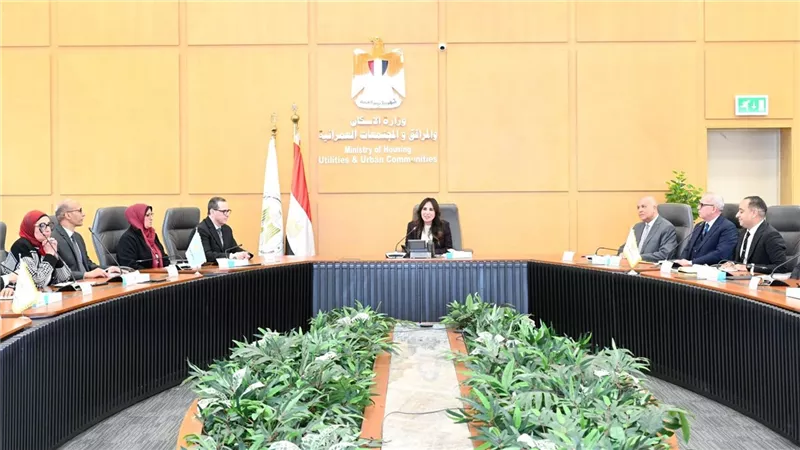 وزيرة الإسكان تتابع مستجدات ملفات تقنين الأوضاع بالأراضي المضافة لعدد  من المدن الجديدة