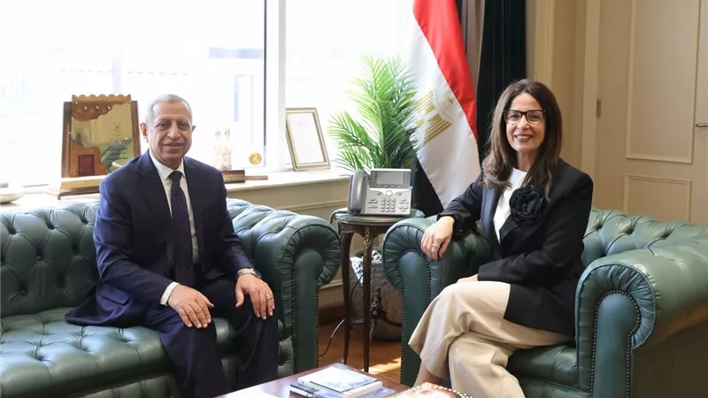 الأكاديمية العربية ووزارة الثقافة تبحثان تعزيز التعاون