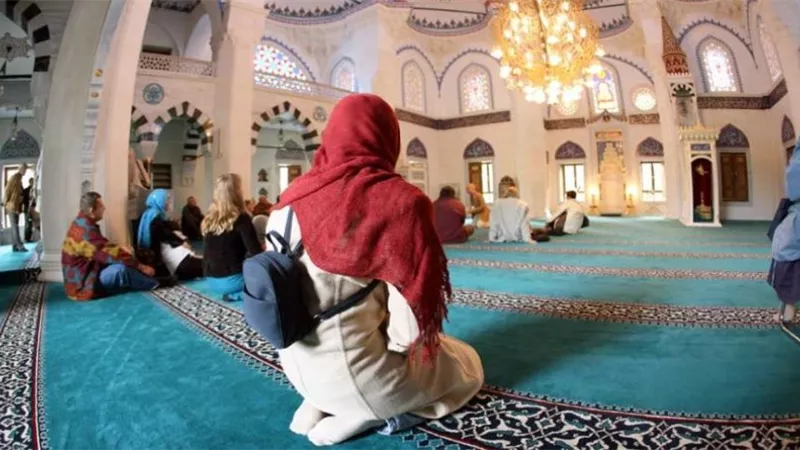 تفسير رؤية المسجد في المنام للعزباء والمتزوجة والحامل 
