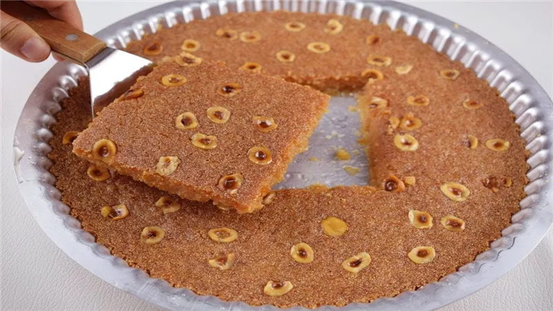   طريقة عمل البسبوسة بالمكسرات بمكونات بسيطة في المنزل  