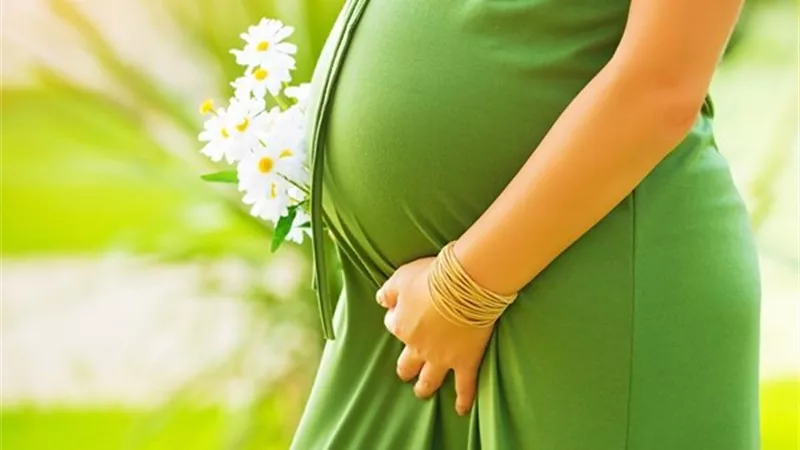 هل يجوز إخراج كفارة صيام للمرأة الحامل في شهر رمضان؟.. الإفتاء تُجيب