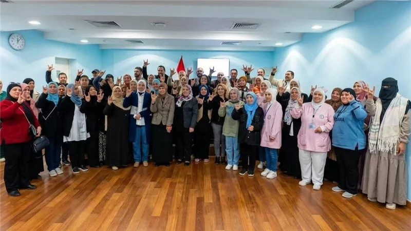 “الرعاية الصحية” تُطلق مبادرة «رهن إشارتك» لتعليم لغة الإشارة بالسويس