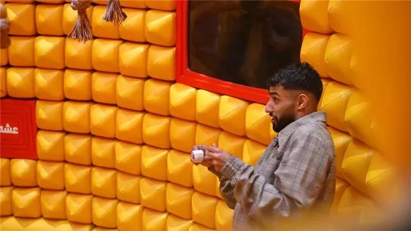 وصلة ضحك من لاعب الأهلي السعودي صالح أبو الشامات مع رامز جلال