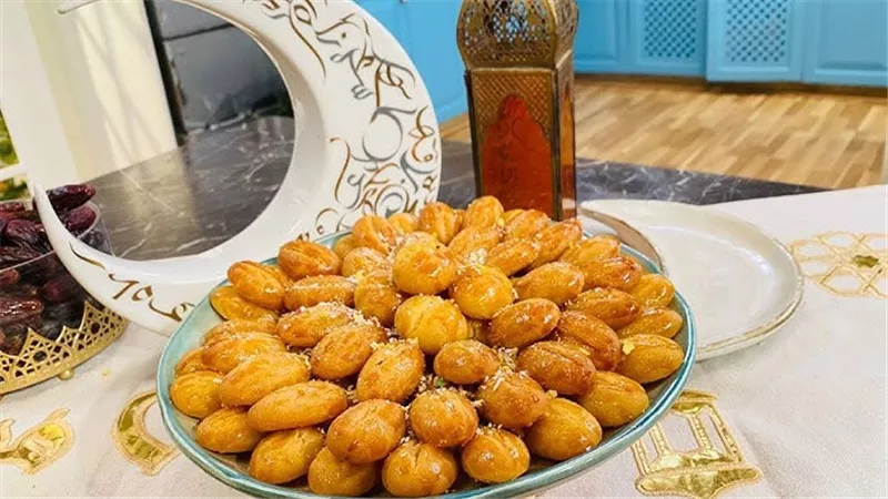 حلوى شهية بعد الإفطار .. طريقة عمل رموش الست بأقل التكاليف   
