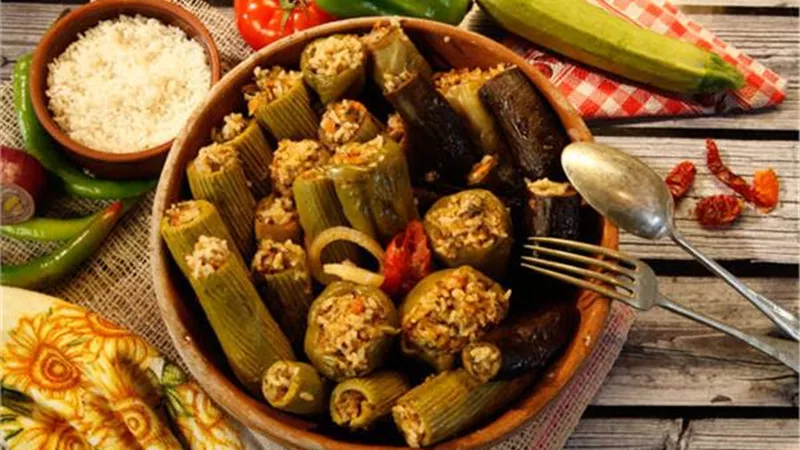 طريقة عمل محشي الباذنجان اللذيذ بخطوات بسيطة على سفرة رمضان 