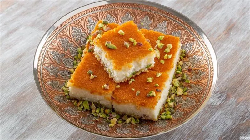 حلويات رمضان   ..  طريقة عمل البسبوسة بالقشطة والزبادي