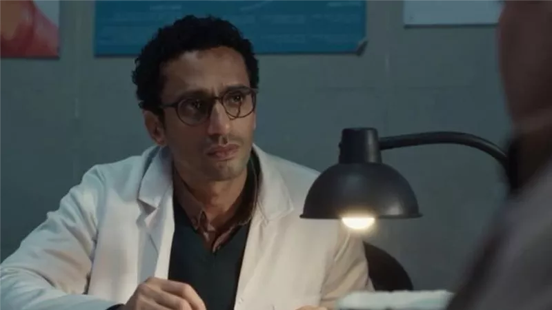 إشادة بأداء محمد حاتم في مسلسل “عرض وطلب”