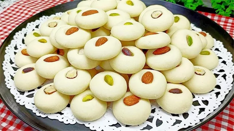 حلويات عيد الفطر .. طريقة عمل الغريبة الناعمة في المنزل