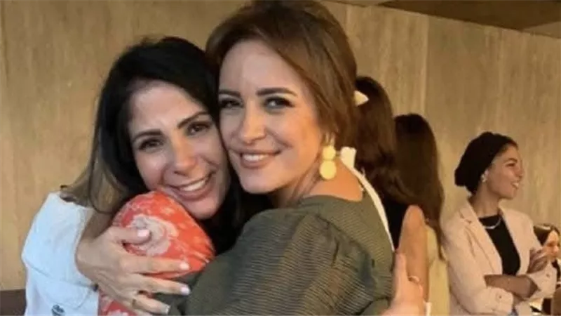 منى زكي تدعم ريهام عبد الغفور في حكاية نرجس بعد دعمها أمينة خليل 