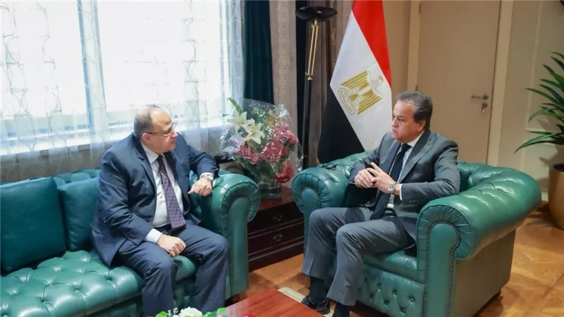 وزير الصحة يبحث مع رئيس هيئة الدواء توافر الأدوية والمستلزمات وملفات التتبع والتوطين