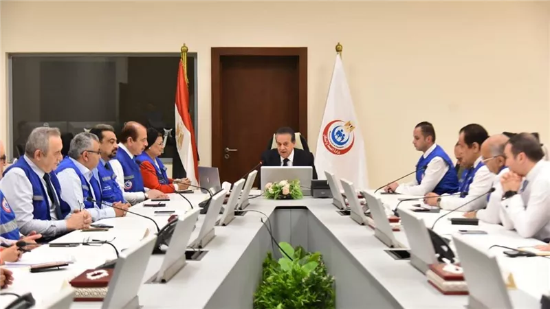 وزير الصحة يتابع خطة التأمين الطبي لعيد الفطر ويشدد على سرعة الاستجابة وجودة الخدمة