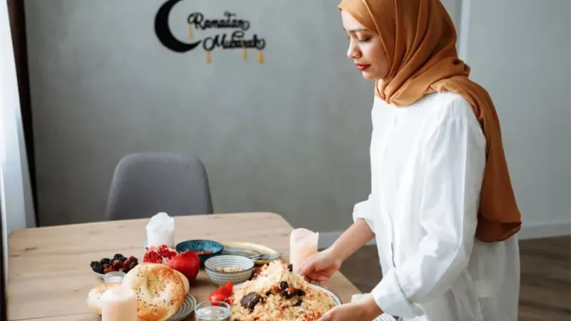  هل تثاب المرأة على الأعمال والأعباء المنزلية التي تقوم بها في رمضان؟.. الإفتاء تُجيب
