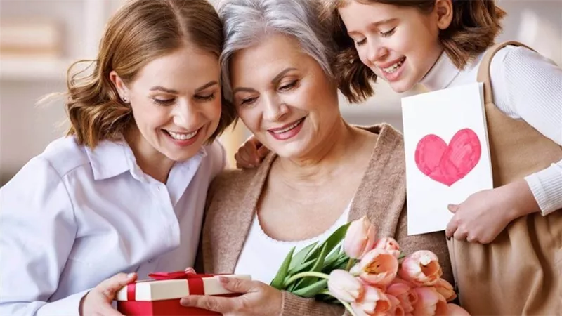  عيد الأم… حكاية تقدير بدأت من رسالة وتحوّلت إلى احتفال عالمي