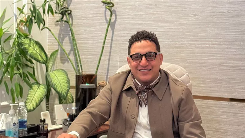 رضا البحراوي يعود إلى الغناء بعد الاعتزال.. ورسالة مؤثرة لوالدته