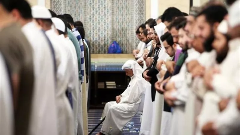  ما حكم قول تقبل الله بعد الصلاة؟  ..