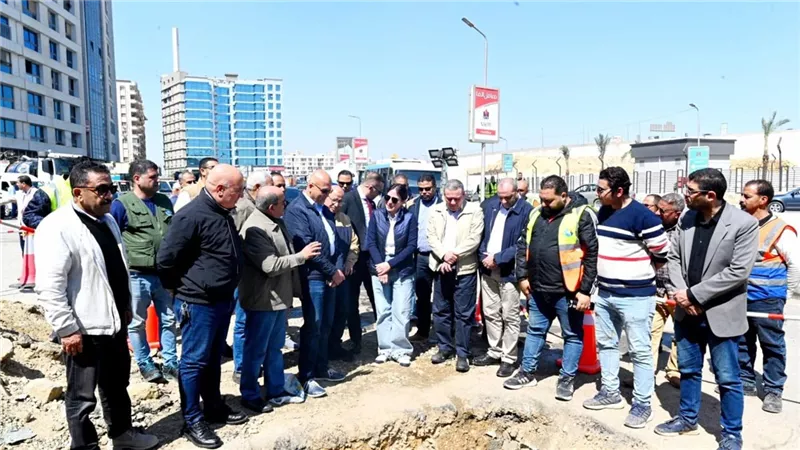 وزيرة الإسكان تتابع أعمال ربط خط مياه الشرب الرئيسي بزهراء المعادي 