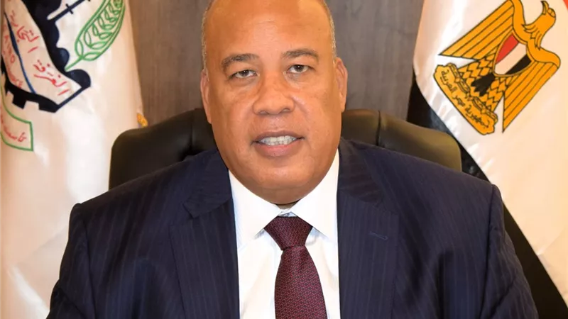 رئيس غرفة القاهرة: استهداف مصانع الحديد والصلب في إيران لم يأتِ عشوائيًا
