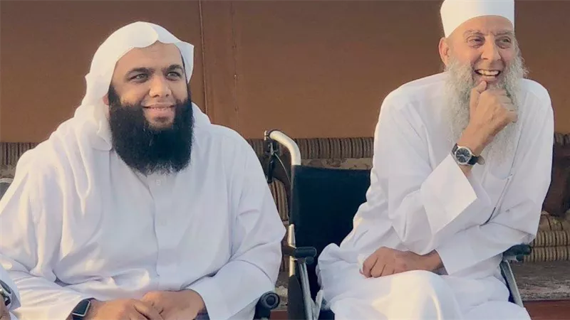 دعاء في خطبة العيد يثير الجدل بين السلفيين والأزهر.. والمؤسسات الدينية تحسم الجدل