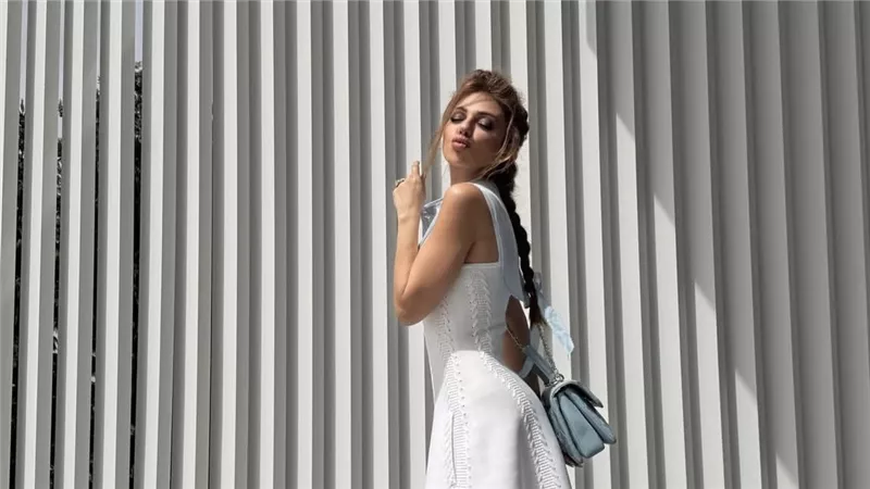 ميريام فارس تتألق في أحد الشعنينة بإطلالة تجمع الروحانية والأناقة