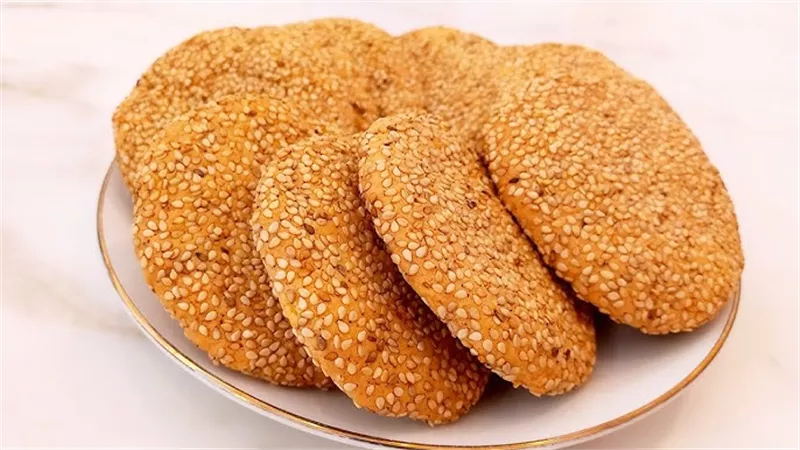 صحي ولذيذ..  طريقة عمل  الكوكيز  بالسمسم والطحينة 