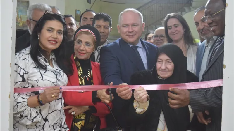 البيت الروسي بالقاهرة يحتفي باليوم العالمي للفضاء بمعرض 