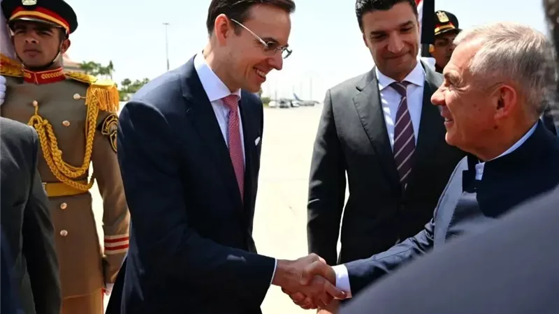 رئيس تتارستان يصل إلى القاهرة لتعزيز التعاون المصري الروسي