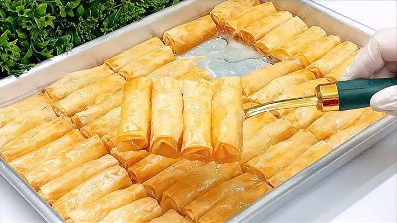 سهلة ولذيذة   ..   طريقة عمل أصابع الجلاش بالكريمة