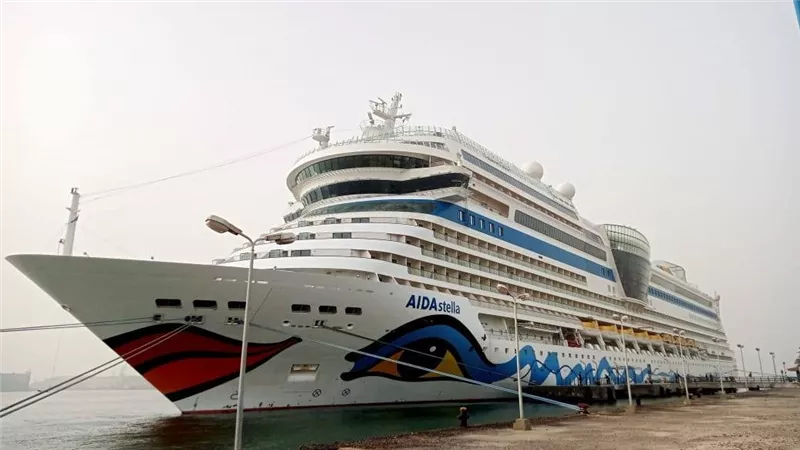 الرصيف السياحي بميناء غرب بورسعيد يستقبل السفينة السياحية AIDA STELLA