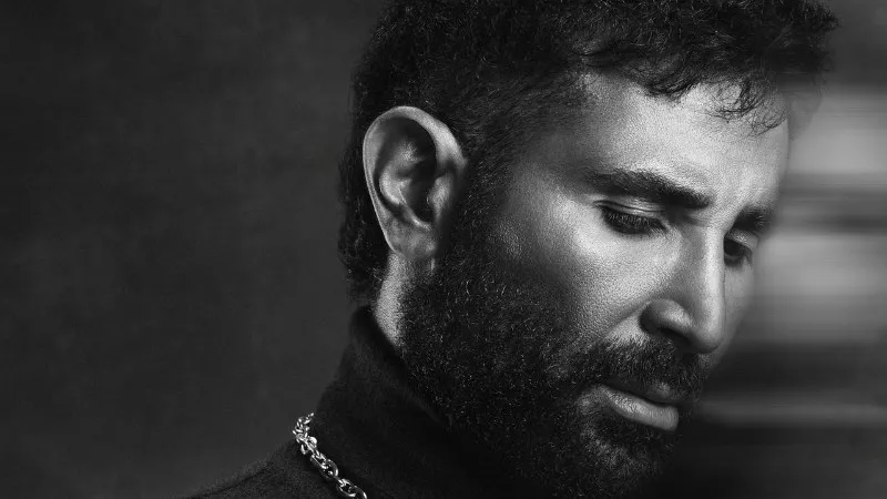 “الألبوم الحزين” لـ أحمد سعد يحقق نجاحًا واسعًا ويتصدر تريند يوتيوب خلال 24 ساعة