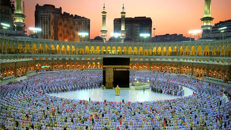 دار الأوبرا المصرية تحتضن معرض “أطياف الحرمين” للمصورة السعودية سوزان إسكندر