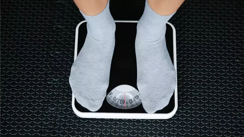 لماذا يتوقف نزول الوزن رغم «الدايت» وأدوية التخسيس؟