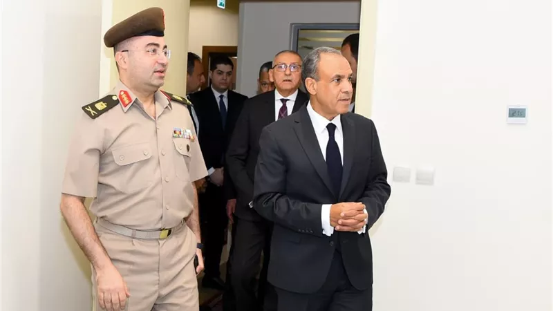 وزير الخارجية يفتتح غرفة حفظ الوثائق المؤمنة بمقر وزارة الخارجية