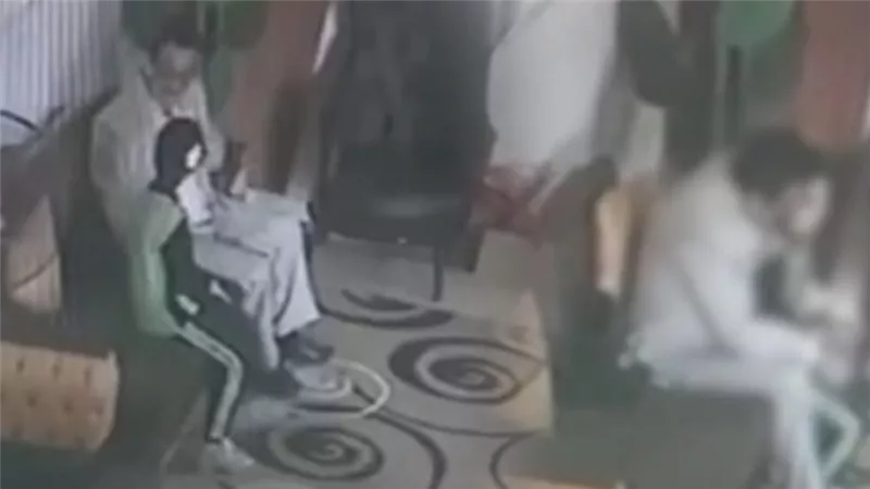 حالة غضب بعد اتهام مدير مدرسة بالتحرش بطفلة بالصف الابتدائي والقبض عليه