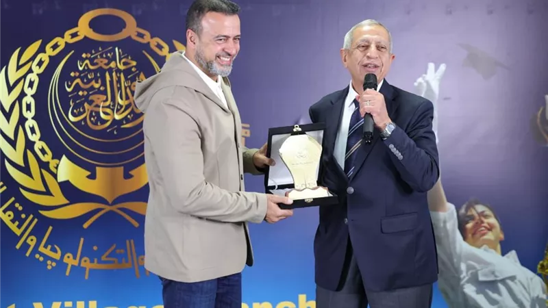 الأكاديمية العربية تستضيف مصطفى حسني في ندوة ملهمة لتعزيز وعي الطلاب والحوار 