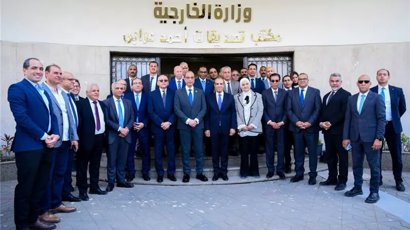 وزير الخارجية يعيد افتتاح مكتب تصديقات أحمد عرابي بالمهندسين بعد تطويره لتعزيز كفاءة الخدمات القنصلية