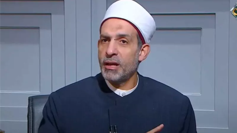 هل يشعر الأموات بزيارة الأقارب ويسمعون كلامهم ؟.. أمين الفتوي يُجيب