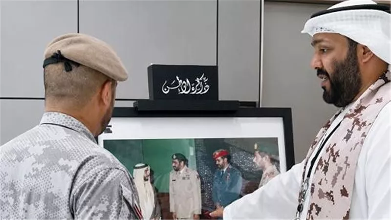 الأرشيف والمكتبة الوطنية يوثّق مسيرة توحيد القوات المسلحة بمعرض تاريخي في مطار زايد الدولي