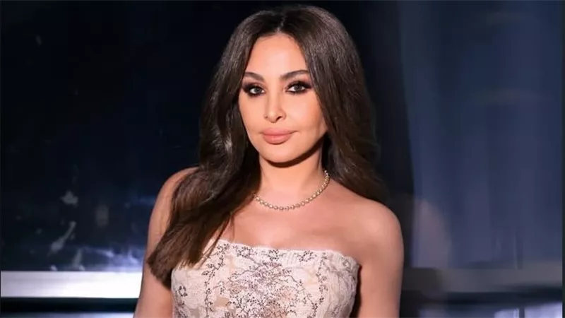 إليسا تتحدى إصابة القدم وتواصل نشاطها الفني برسالة مطمئنة لجمهورها