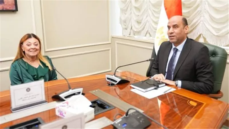 وزير العمل يبحث خطط دمج الأشخاص ذوي الإعاقة في سوق العمل