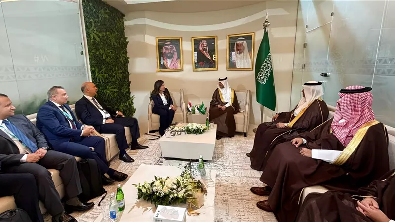 وزيرة الإسكان تبحث مع نظيرها السعودي في باكو تعزيز التعاون بمجالات التنمية العمرانية المستدامة