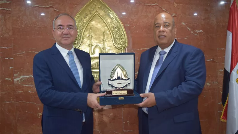 غرفة القاهرة والوفد التركي يبحثان شراكات جديدة في قطاع المحاجر والرخام