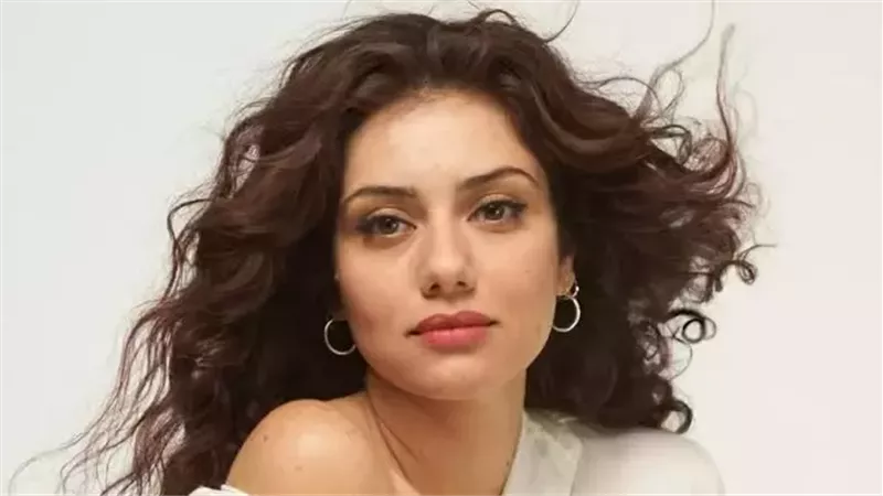 بدء محاكمة الفنانة جيهان الشماشرجي و3 آخرين في اتهام بالسرقة بالإكراه بقصر النيل