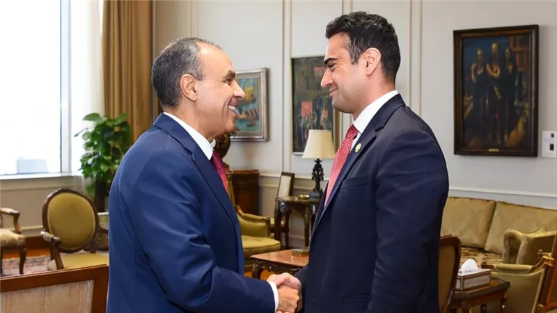 وزير الخارجية يبحث مع عضو بالكونجرس الأمريكي تعزيز الشراكة الاستراتيجية والتطورات الإقليمية