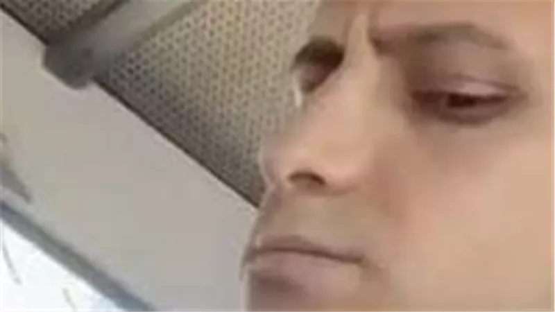     فتحت الكاميرا ففضحت الجريمة.. فيديو صادم لواقعة تحرش داخل ميكروباص يشعل الغضب