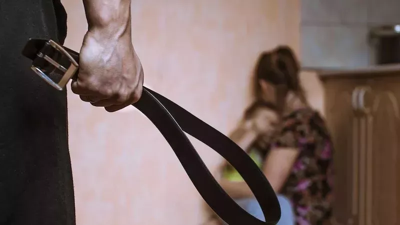 زوجة تحرر محضر ضد زوجها وتطلب الخلع: ضربني ورفض يشتري «لحمة العيد»