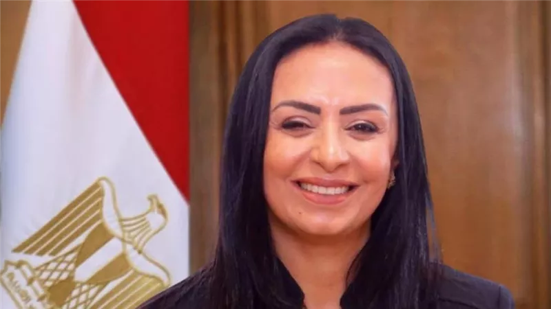 وزيرة التضامن الاجتماعي تتابع أداء حجاج الجمعيات الأهلية مناسك الحج على صعيد عرفات 