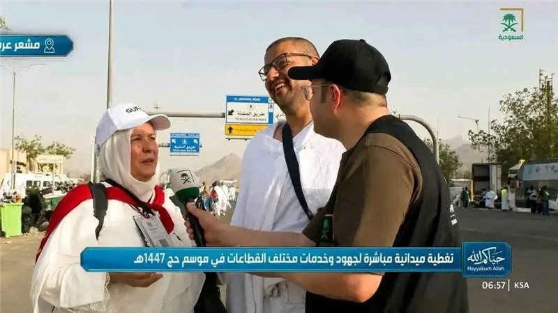     من دموع الأم إلى فرحة الحج.. لحظة إنسانية تهز القلوب